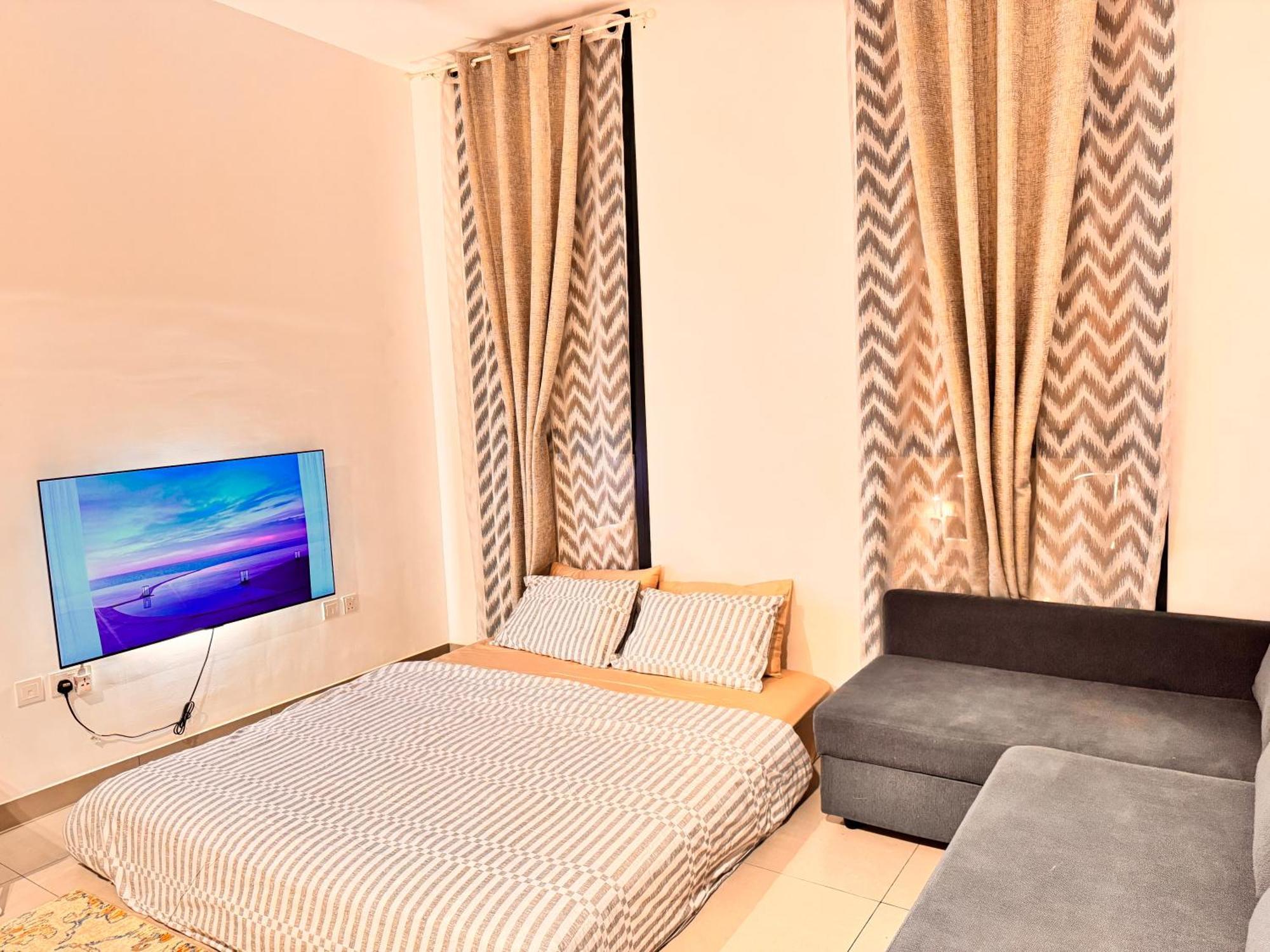 Apartment With Gym , Pool Sharjah